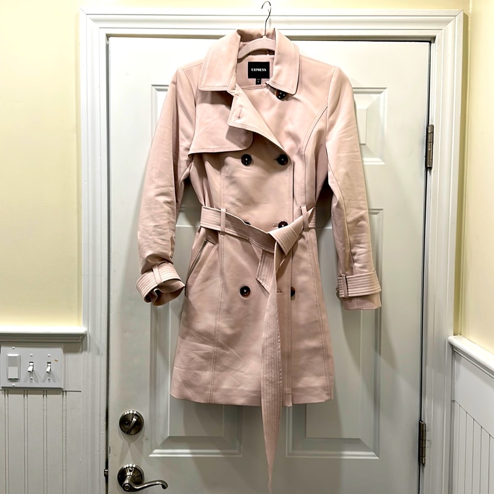 Women’s Belted trench coat